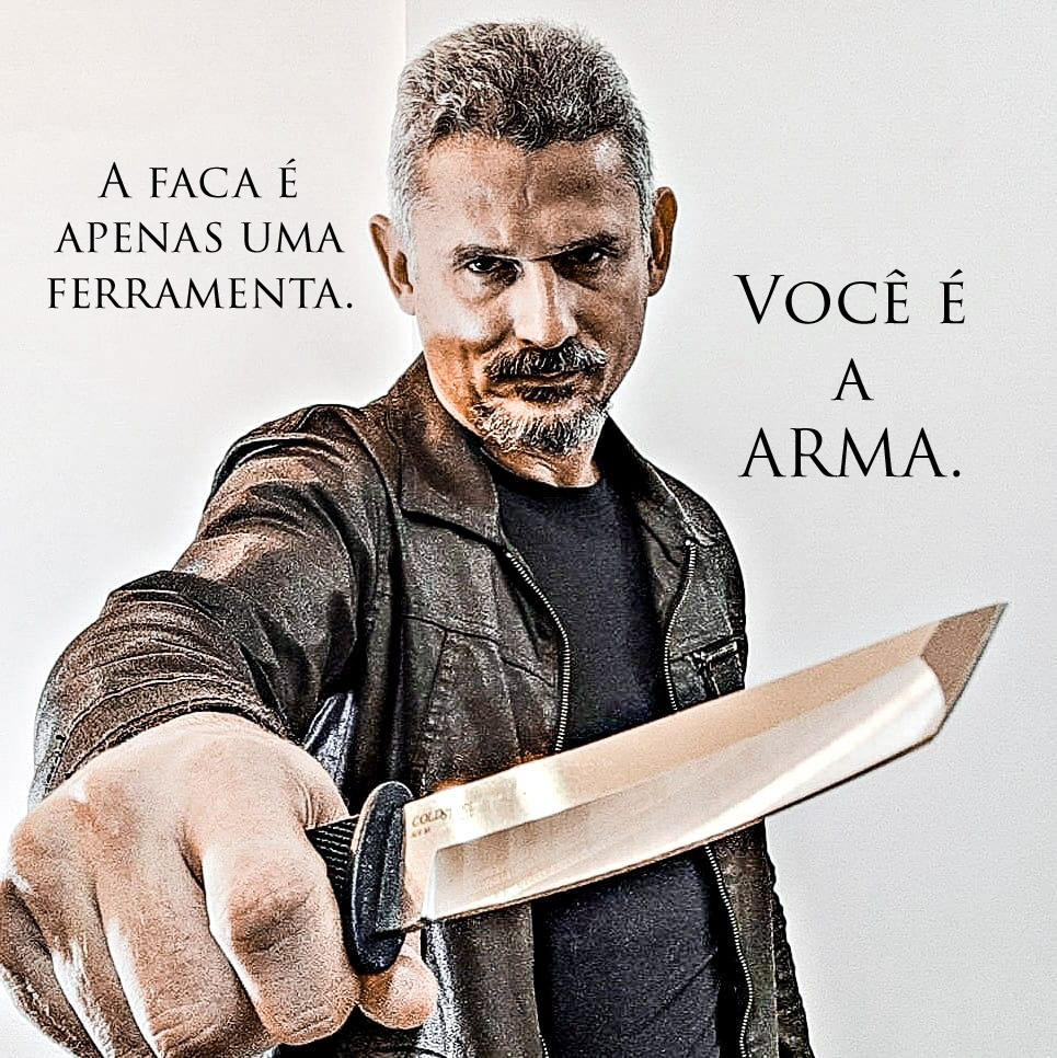 Frasedarmas's tweet photo. A faca é apenas uma ferramenta. Você é a ARMA. https://t.co/O7vnqYjw6V