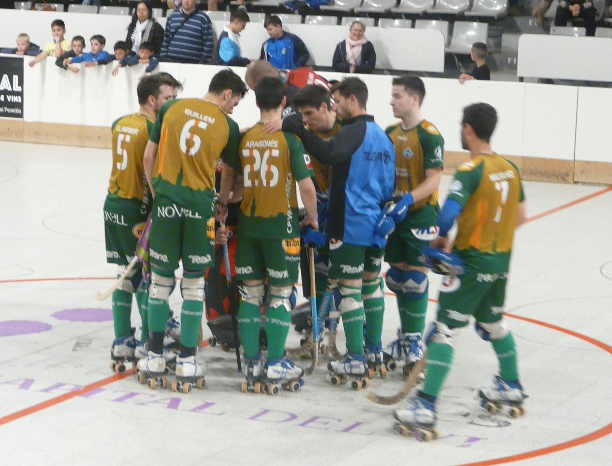 <a href="/hoquei_aphp/">AP Hoquei Patins</a> ha estat el nostre seguidor 1️⃣6️⃣0️⃣0️⃣ 
És un compte de periodistes d' hoquei patins, i tot i que els de <a href="/xocdestics/">xoc d'estics</a> no som professionals d'això, esperem aprendre i compartir coses.