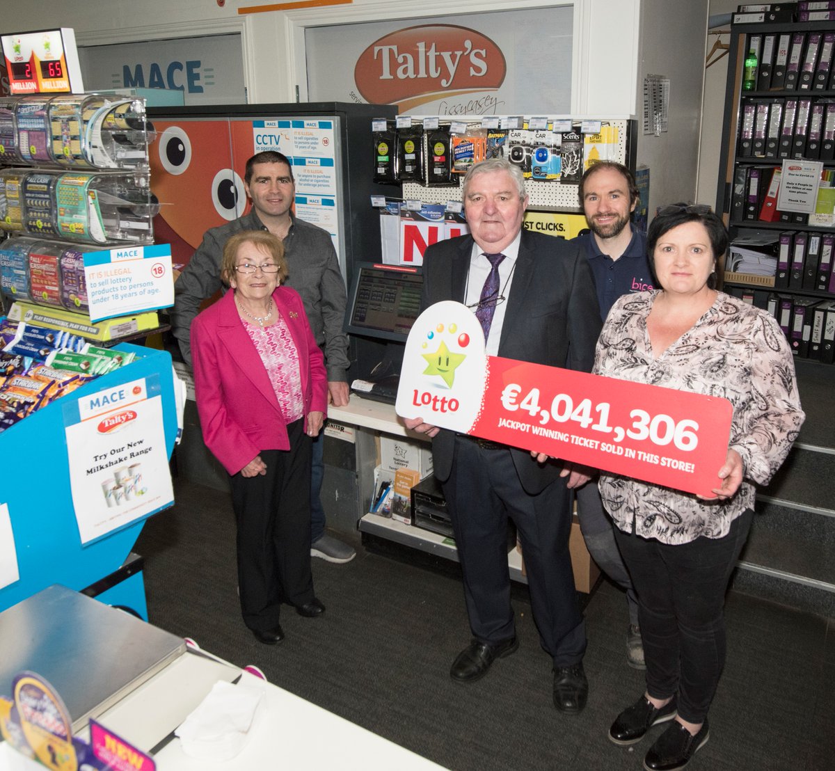 ClareEcho's tweet image. Lissycasey hoping to be home to Ireland’s newest millionaire as Talty’s sell winning Lotto ticket bit.ly/3crR7Jr | @thepmanofficial
