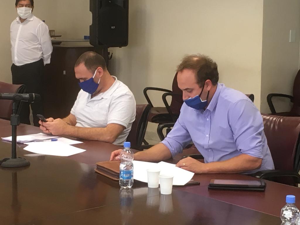 DiputadosMPN's tweet photo. #ComisionE de Producción, Industria y Comercio. Se aprueba el Proyecto de Ley 13 137, por el cual se crea el Programa de Incentivo para la producción ganadera, Fase IV. En el cual se incorpora a los productores porcinos y se prioriza el cuidado del medio ambiente. https://t.co/ueXJmqPiwW