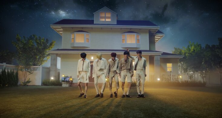 RidaSyntya's tweet photo. maybe this house was inspired by the movie MONSTER HOUSE
where the house monster is actually A HUMAN #5DaysToEternity #Cant_You_See_Me #TXT_members #CantYouSeeMeTeaser2 #TXTIsComingBack https://t.co/DFsVwPsHX7
