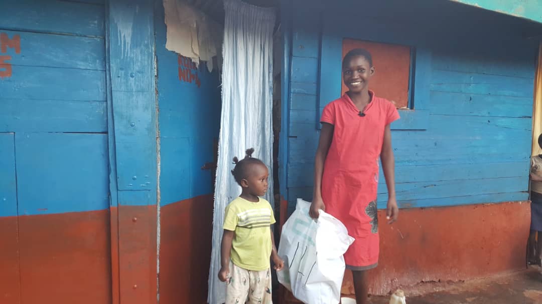 Time_To_Help's tweet photo. ...und die Helfer wurden mit lächelnden Gesichtern begrüßt ❤️

Wür wünschen frohes #Fastenbrechen und bedanken uns für Ihre #Unterstützung und #Spenden 🍛🙌 https://t.co/0j3dHKHO2W