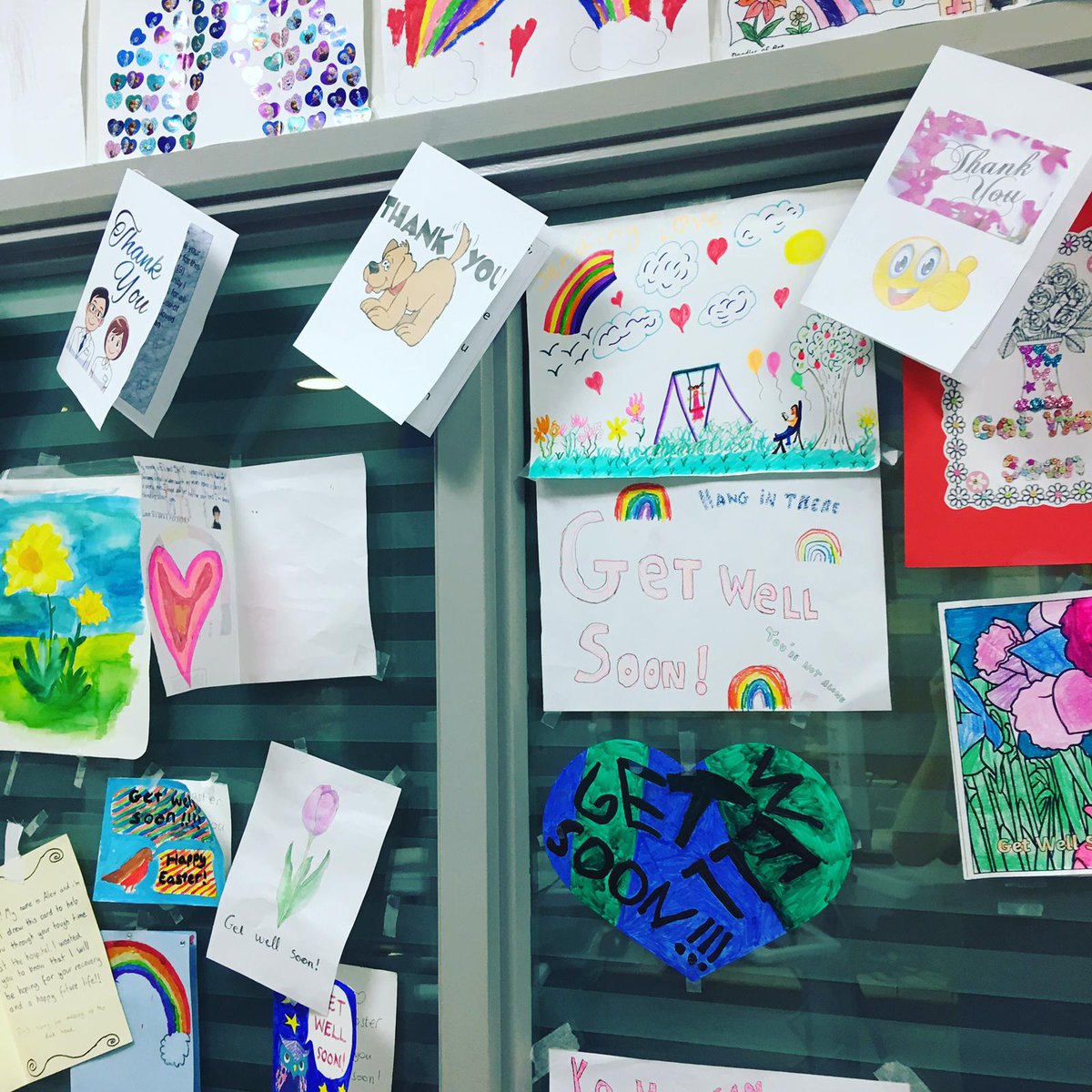 iz_watts's tweet photo. Silver Lining Day 51:
Its international nurses day and these cards have been delivered for them! They are very well deserved indeed, they work so hard and have been amazing during COVID #nhssilverlinings #GoodNews #positivity #InternationalNursesDay @GivingtoGeorges https://t.co/VNdkYpx2qU