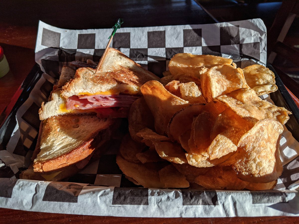 WheatstackLisle's tweet photo. We could always use a little extra comfort, and what says "comfort food" better than melty cheese? Try our Adult Grilled Cheese - American cheese, honey ham, tomato, and bacon on grilled white bread - available on our. Curbside Pickup Menu. Call 630-968-1920 opt. 2, 4-8pm. https://t.co/aZrMeZ0pjO