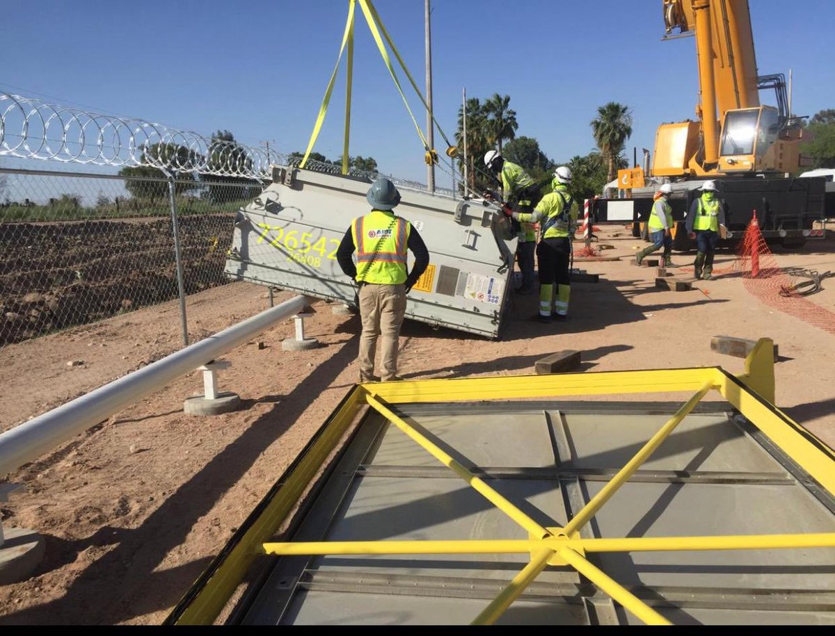 Ooops!! No more Don Julio 70 for that crane operator. Thank Francisco we have the best welders in town!!