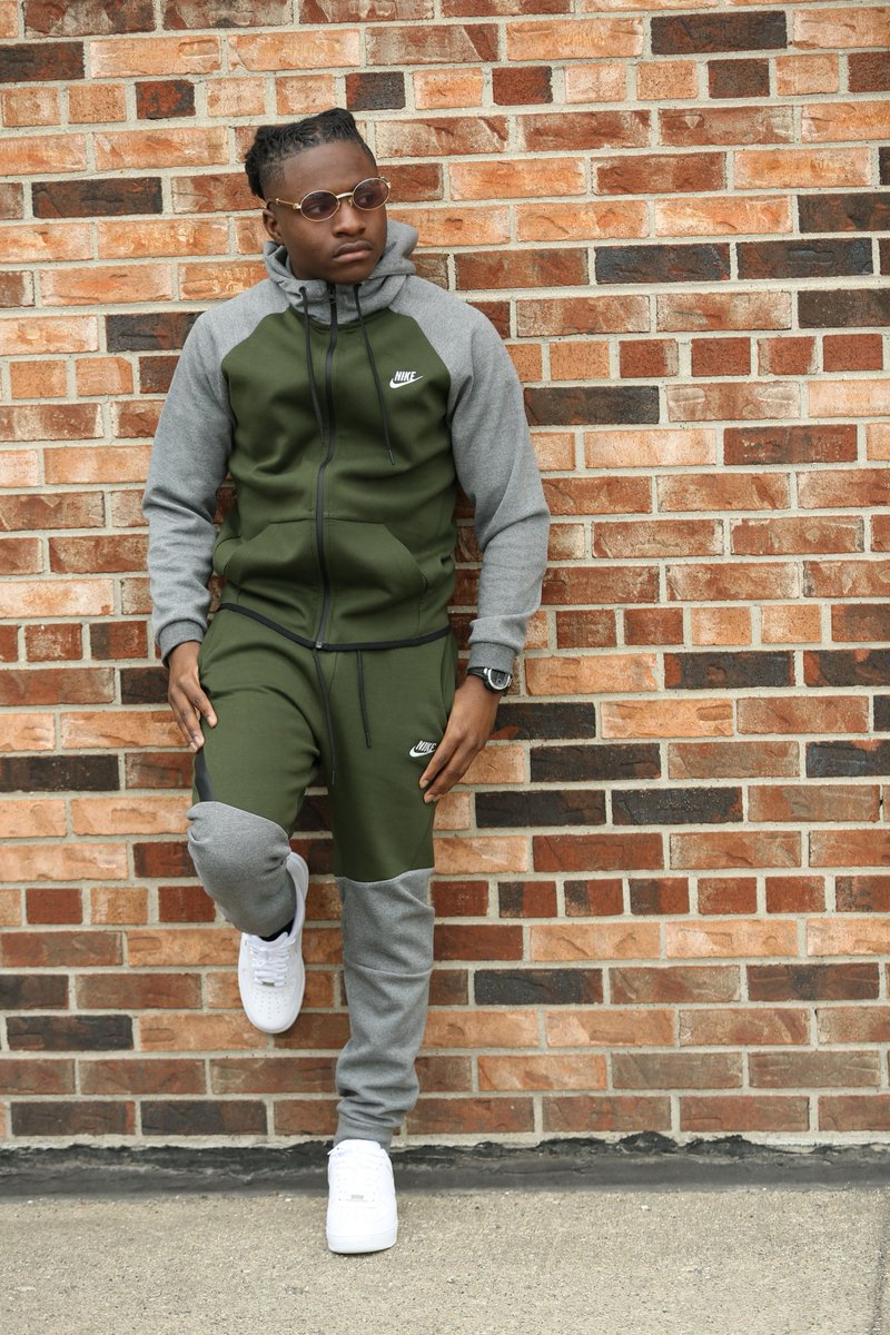 GeorgeKyron's tweet image. 