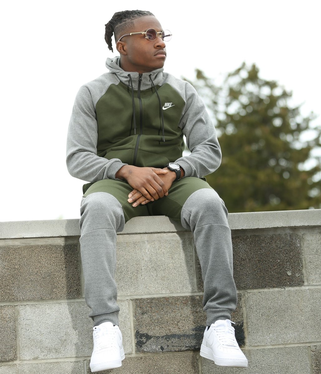 GeorgeKyron's tweet image. 