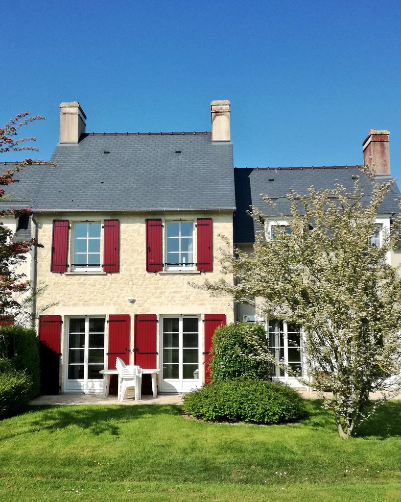 PVOmahabeach14's tweet image. On fait un tour de notre résidence 🏡 , en attendant de vous revoir. Nos petites maisons dans un écrin de verdure face au golf ⛳ . Un mot  #sérénité 💚 🌿