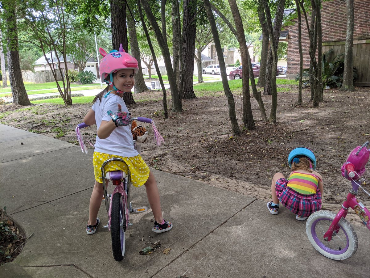 kelley_og's tweet photo. Demonstrating bike safety for the #ESE_Soar challenge today! Always wear a (cute) helmet and don't leave little sisters behind! @HumbleISD_ESE https://t.co/O5UmcNhaET