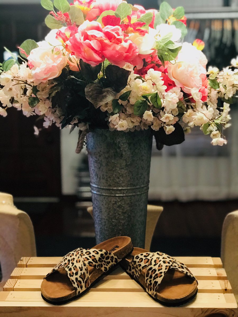 rufflesrustvip's tweet photo. 🚨NEW NEW NEW 🚨

It’s Shoesday Tuesday and we have NEW shoes!! 🤩

These shoes are $28.99!💓 https://t.co/rW2Sx4Hcz4