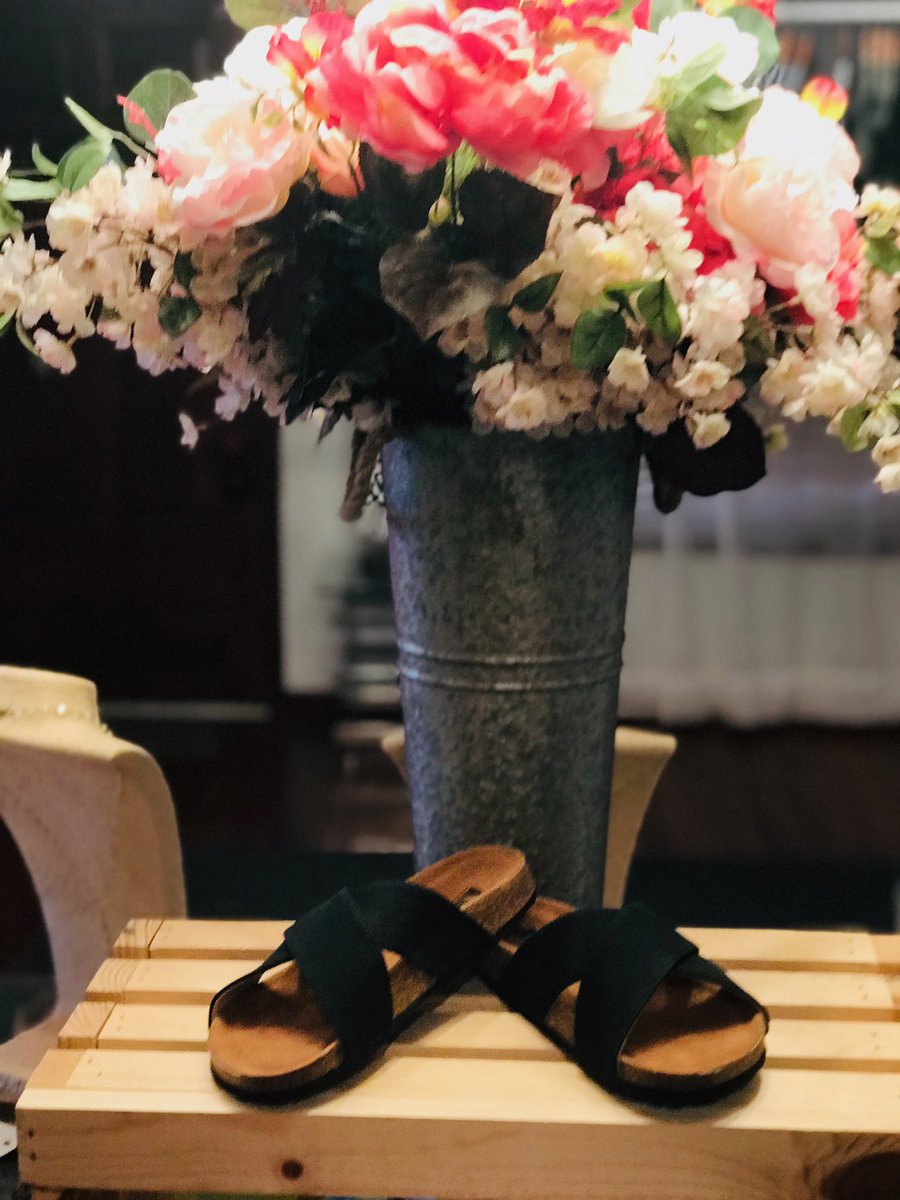 rufflesrustvip's tweet photo. 🚨NEW NEW NEW 🚨

It’s Shoesday Tuesday and we have NEW shoes!! 🤩

These shoes are $28.99!💓 https://t.co/rW2Sx4Hcz4