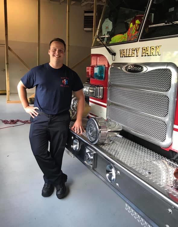 rockwoodschools's tweet photo. Ethan Karas (Lafayette) and Tyler Schumacher (Eureka) are Rockwood graduates helping battle COVID-19. Karas is a paramedic at Meramec Ambulance, and Schumacher is a firefighter/paramedic for the Valley Park Fire Protection District.

Thank you for all that you do, and stay safe! https://t.co/mwOTq27Fba