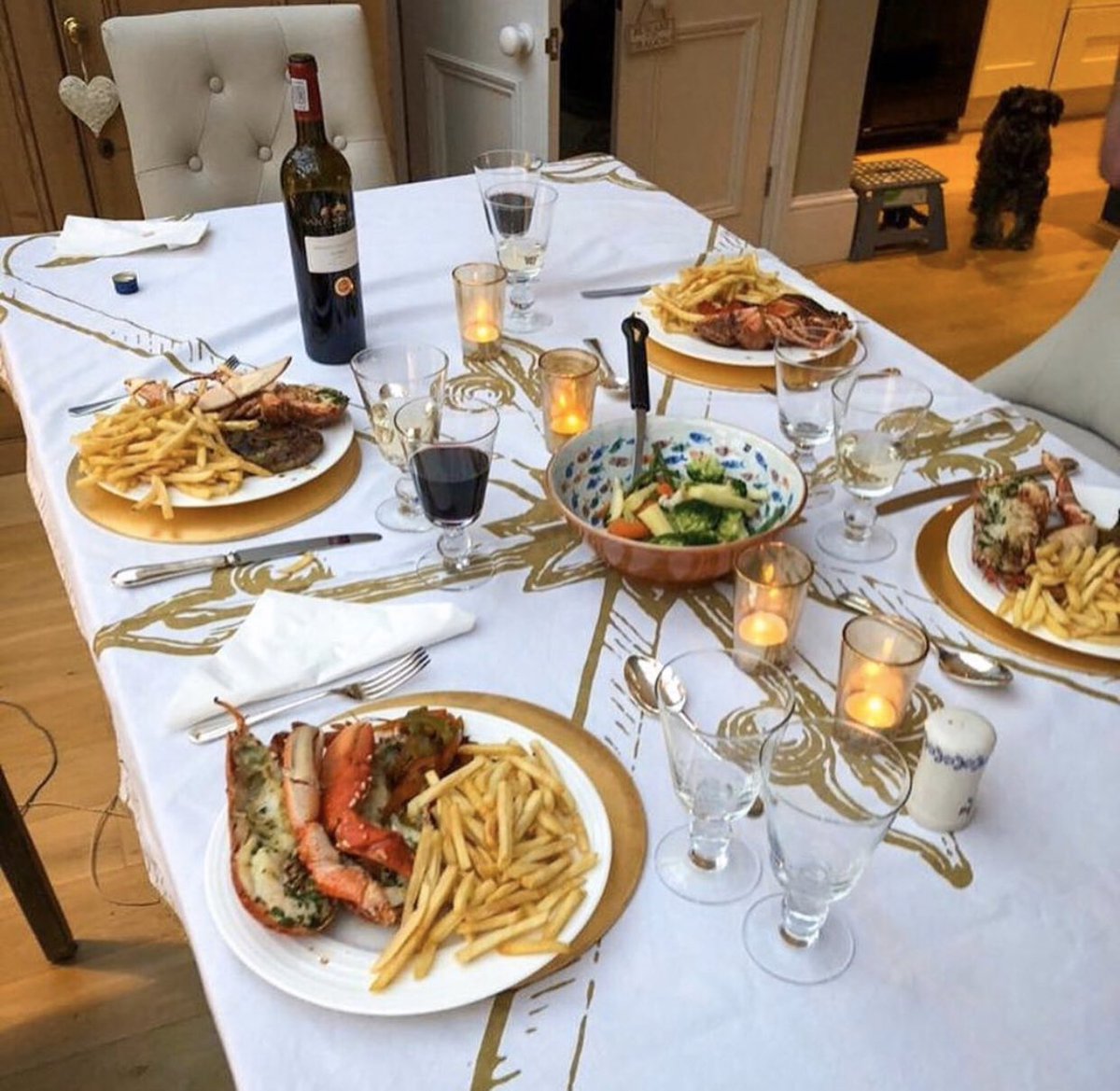 MyRichmondLdn's tweet photo. Photos from some of local French restaurant @lesalon_tweet’s recent customers 😍 @lesalon_tweet are still offering their excellent daily takeaway menu &amp; have recently launched their deluxe menu too, with dishes such as lobster, surf n turf, oysters &amp; more. https://t.co/NNUyUFZgGu https://t.co/6FA9AJvqCD