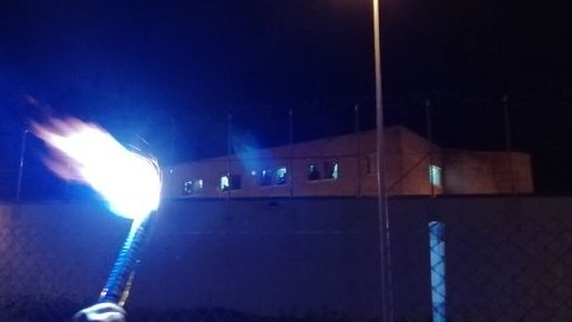 📢Amadeu acaba la vaga de fam!!!
Ha conseguido que a él, y a todo el grupo que está en la misma zona de cuarentena, les devolvieran las 20 llamadas semanales que sustituyen las comunicaciones y vis a vis desde el estado de excepción impuesto desde el Covid
llibertatamadeu.org/2020/05/12/11-…