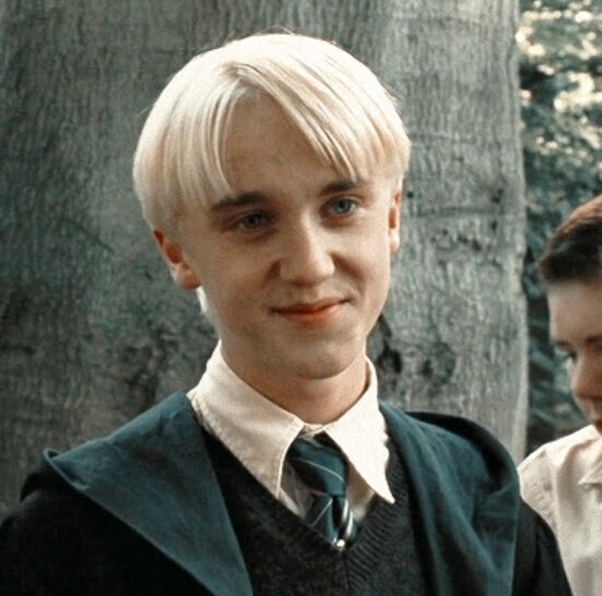 shezza_malfoy's tweet photo. Por esos pequeños momentos de Draco Malfoy sonriendo https://t.co/uIvqIy7td9