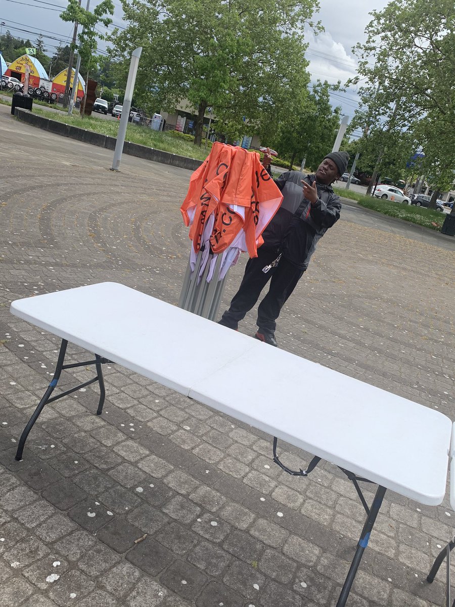 FN_Jesiah's tweet photo. Getting set up #feedthebeach https://t.co/TZ68mtg7LE