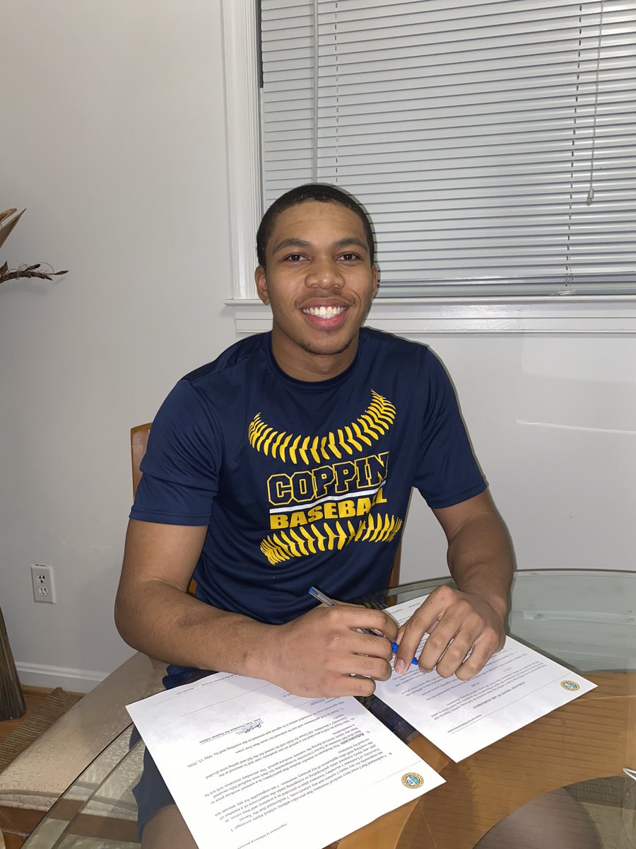 andrelambert110's tweet photo. I want to start off by thanking the coaching staff and my former teammates at for accepting me into their program. I will forever be grateful. But I would like to announce that I will be continuing my academic and athletic career at the illustrious Xavier University of Louisiana. https://t.co/gIT6BEG3uR