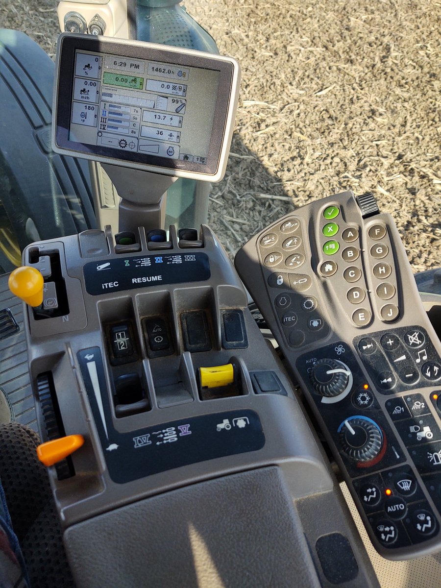 puttypalooza's tweet image. This 8310R controls look nothing like the 4960&apos;s. This should be fun..
#PushinButtons
#FlattenTheLearningCurve