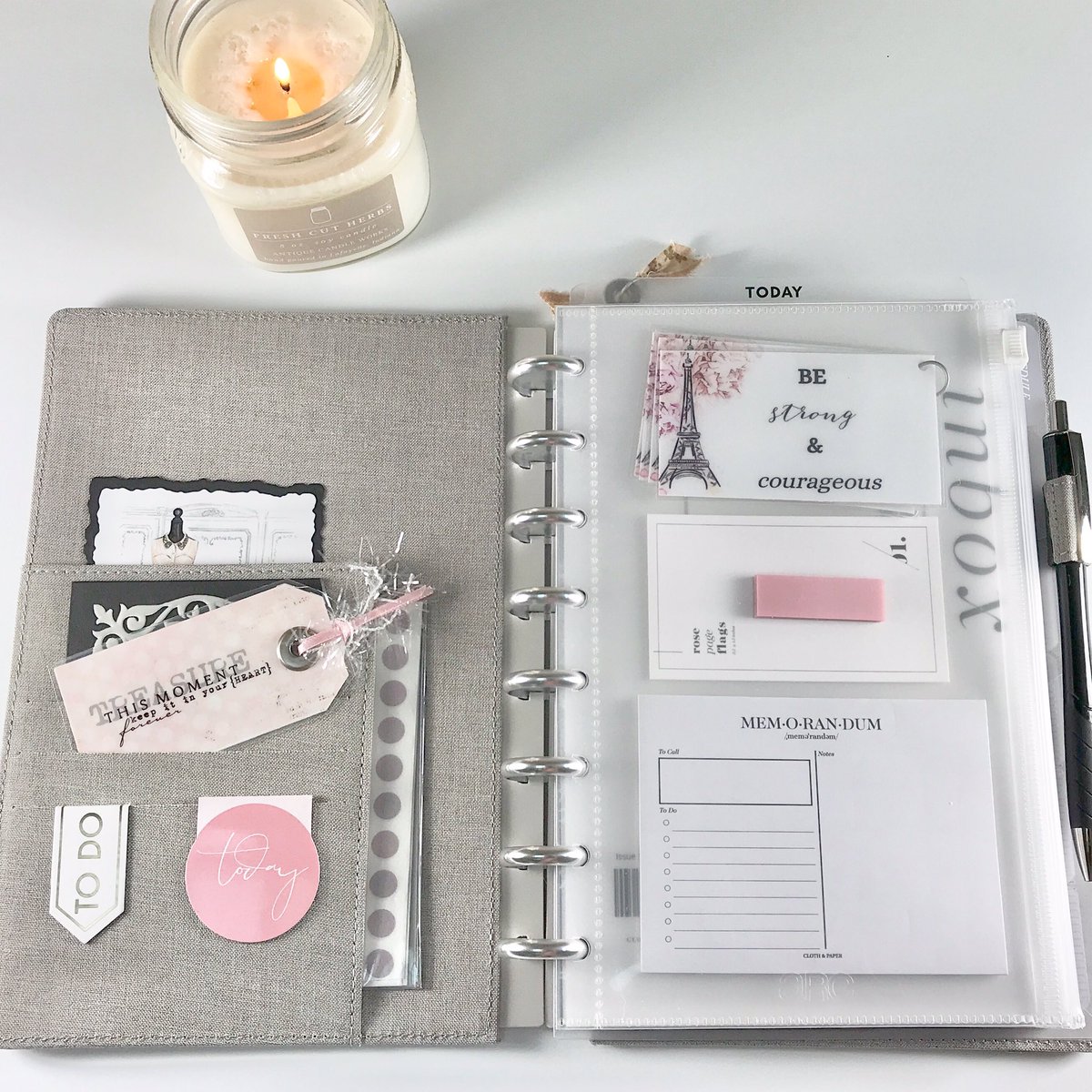 DonnaHeber's tweet photo. I finally decided to share my discbound planner. I love how it has turned out so far! 💕 #clothandpaper #clothandpapertrail #functionalplanner #minimalplanning #plannercommunity #planneraddict #organization #discboundplanner #elevendiscs #crossbowprintables #donnaheber https://t.co/VOHJQzmZxt