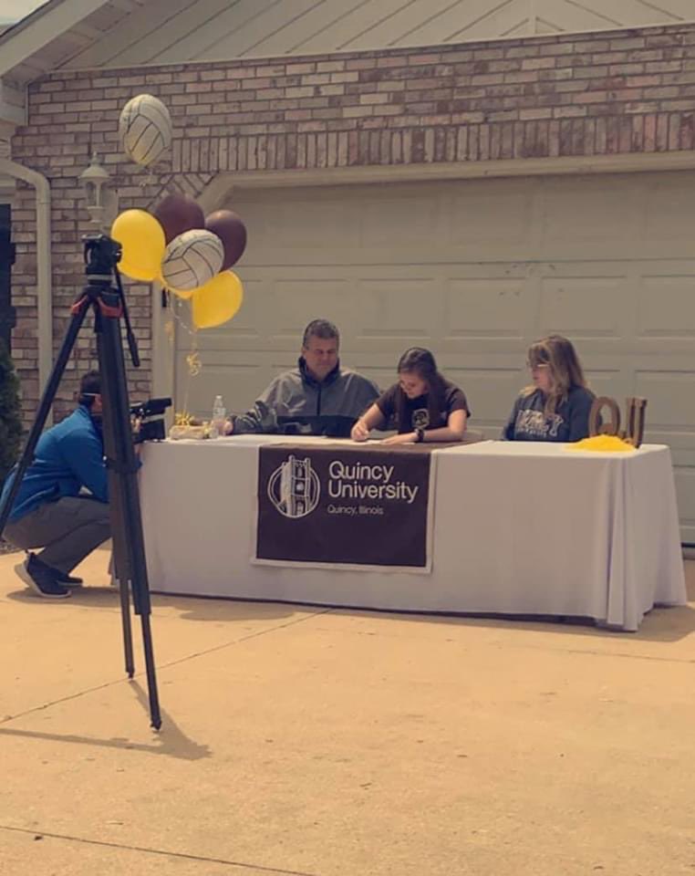 Shoutout to this young lady right here on continuing her athletic and academic career at my Alma Mater!! Very proud of you <a href="/kaileylynnz/">Kailey Owsley</a> and know you’ll do great things there!! #GoHawks🦅