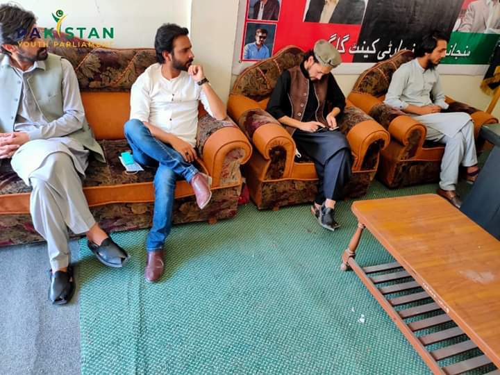 PakistanYp's tweet photo. 2nd Cabinet meeting of PYP Gilgit Baltistan Chapter was held on 12th May 2020 in at Khomer Yarkot Market. The second phase of PYP Eisaar-e-Ramzan project was discussed.The strategy for organizing iftaar drives at orphanages & old age homes were finalised.
#PYP #GilgitBalitistan https://t.co/BMMEwi7rTK