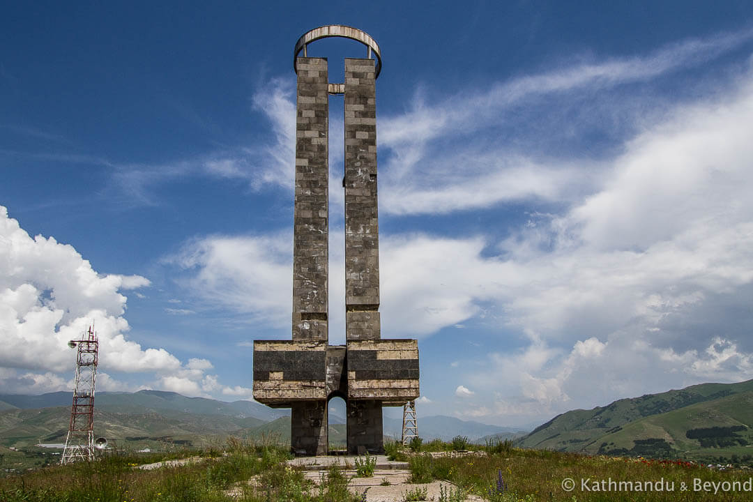 MarPagesTWL's tweet photo. #Photo: Memorial to the Victims of the 1988 Earthquake in Spitak, #Armenia #travel #sovietmemorial https://t.co/Vl2MBZHB4h via @KathmanduBeyond https://t.co/P3rzUNtLAR