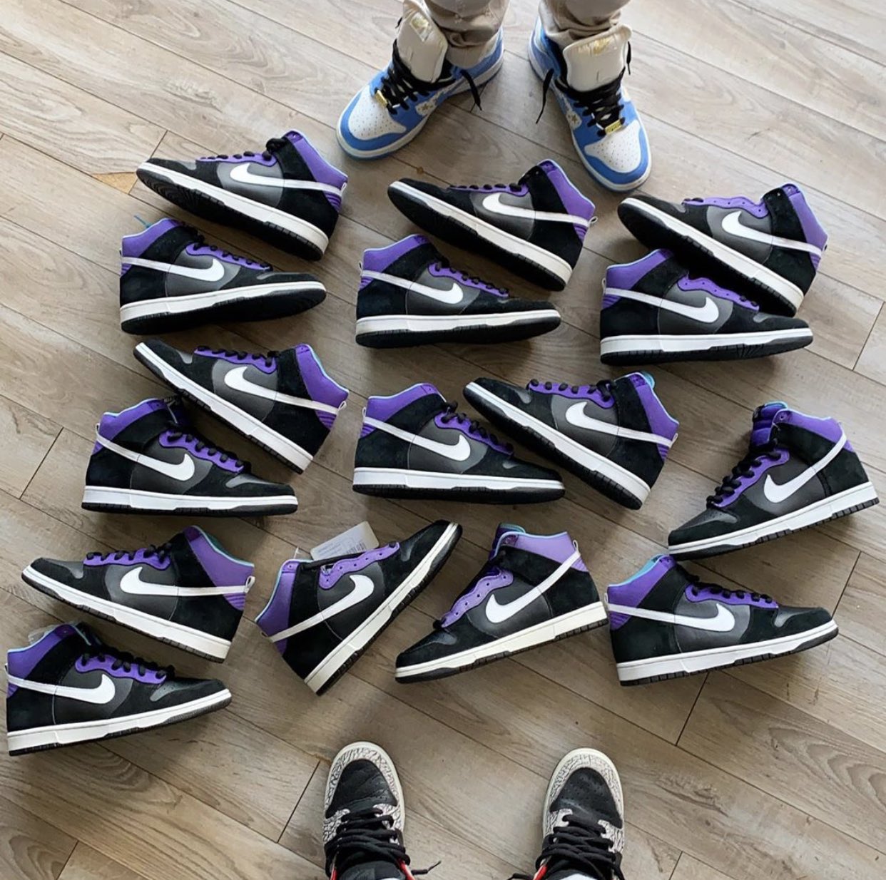 Nice Kicks on Twitter: "Only 24 pairs of Nike SB “Heaven's Gate” samples exist and he has eight of them! 😳 📸: https://t.co/Oow8fm3FJl https://t.co/KnYDI922Xd" / Twitter