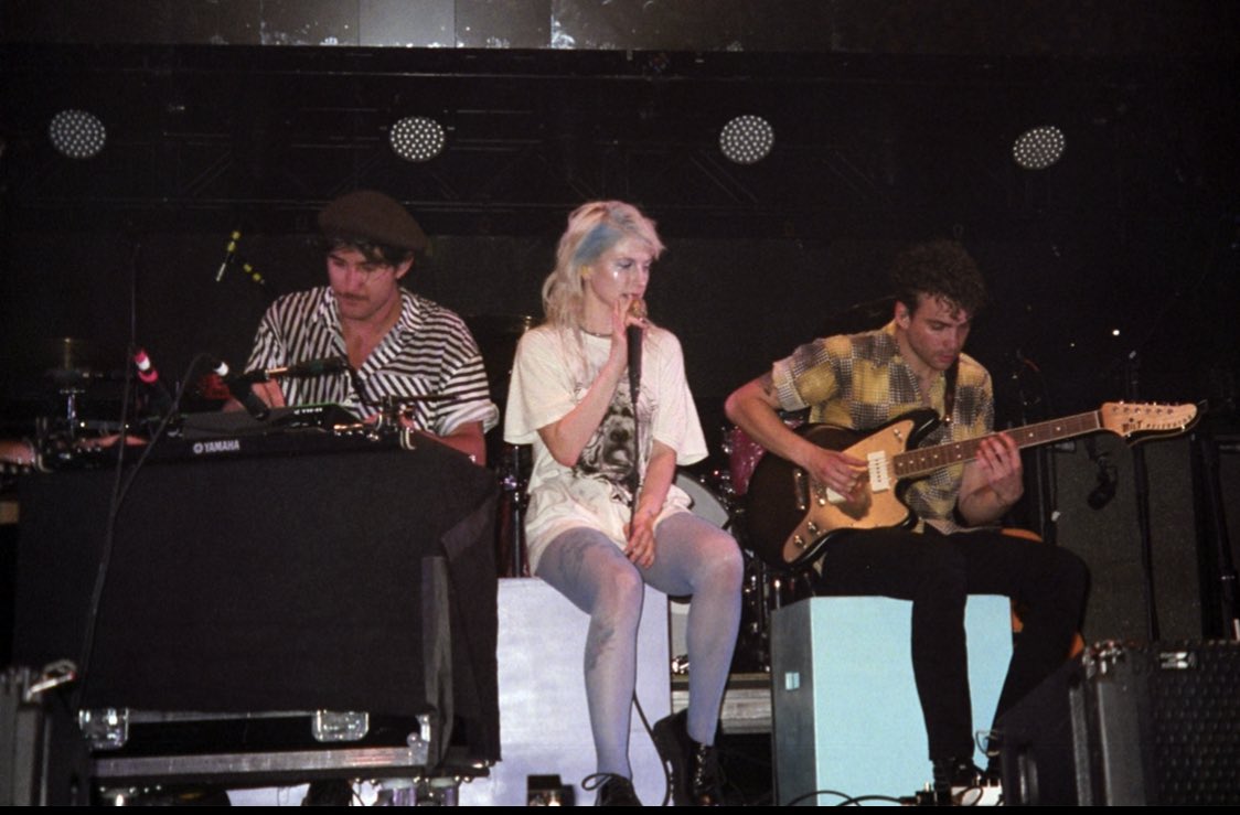 kjo3490's tweet photo. After laughter brought me so many memories, friendships, tears and countless smiles. I learned a lot. Thanks AL. @yelyahwilliams @paramore @zacfarro @itstayloryall #3YearsOfAfterLaughter https://t.co/XqHamMaLof