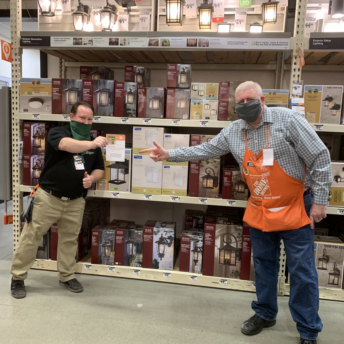 Juanita Q. (@juanitaq1) on Twitter photo Servant leadership at its Best...😎Thank You Mr. Kerrigan @XKerrigan for supporting us in the aisles, helping with customer service and recognizing our Associates for their hardwork <a href="/hd_2727/">2727 Home Depot</a>, while practicing social distancing. We appreciate You 🙏🏽<a href="/HouleHeather/">HeatherHouleTHD</a> @SallyGansior Servant leadership at its Best...😎Thank You Mr. Kerrigan @XKerrigan for supporting us in the aisles, helping with customer service and recognizing our Associates for their hardwork <a href="/hd_2727/">2727 Home Depot</a>, while practicing social distancing. We appreciate You 🙏🏽<a href="/HouleHeather/">HeatherHouleTHD</a> @SallyGansior