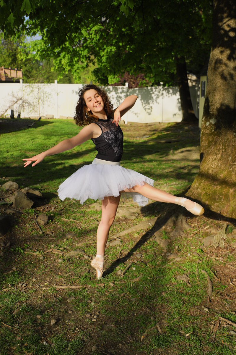 NFA_Dance's tweet photo. Congrats to Olivia Gloffke - NFA Class of 2020 Salutatorian! Advanced Dance Team Member, Dance Captain for the NFAMusical, performer/choreographer for numerous dance and drama events! Olivia plans to major in DigitalPhotography #talentedsmartandkind #classof2020 #goldbackstandard https://t.co/X4DQxn6C8C