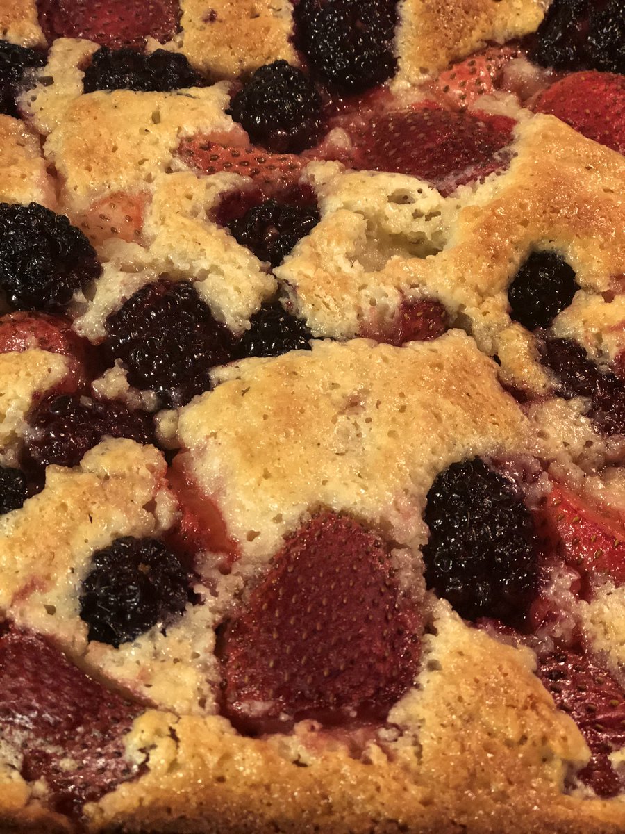 gracegathereat's tweet photo. It’s a berry good night for cobbler! #gracegathereat #cobbler #dessert #explore #explorepage #viral #lifestyle #tipstricksandhacks #food #foodblogger #women #recipes #easyrecipes #quickrecipes #blogger #blog #goodeats #wecook https://t.co/U2GH0SZa3j