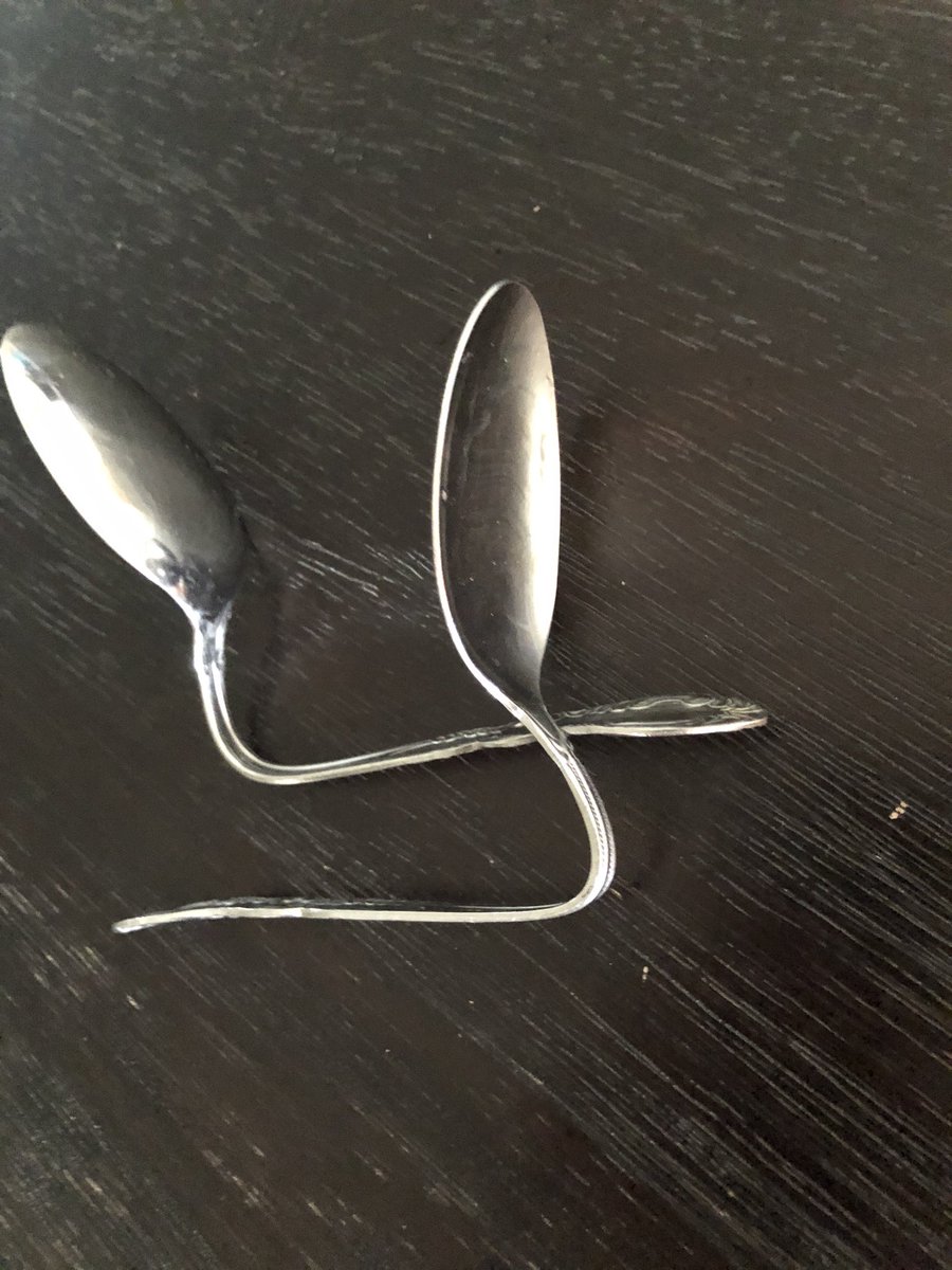 スッキリで スプーン曲げ が話題に トレンドアットtv