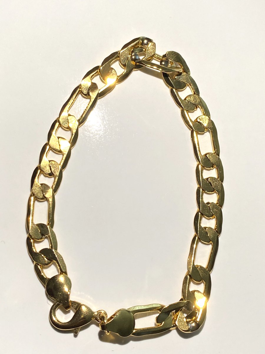 thefreshieplug's tweet photo. Roddy Ricch isn’t the only one who has high fashion 🔥 New Merchandise in stock‼️check out our website for hot new products!!
•
•
•
•
#jewelry #bracelets #accessories #RoyalCollection #Royalplug158 #highfashion #Tuesday #explorepage #lsu #southern #king #queen #blackbusiness https://t.co/ZBAj6GZqC9