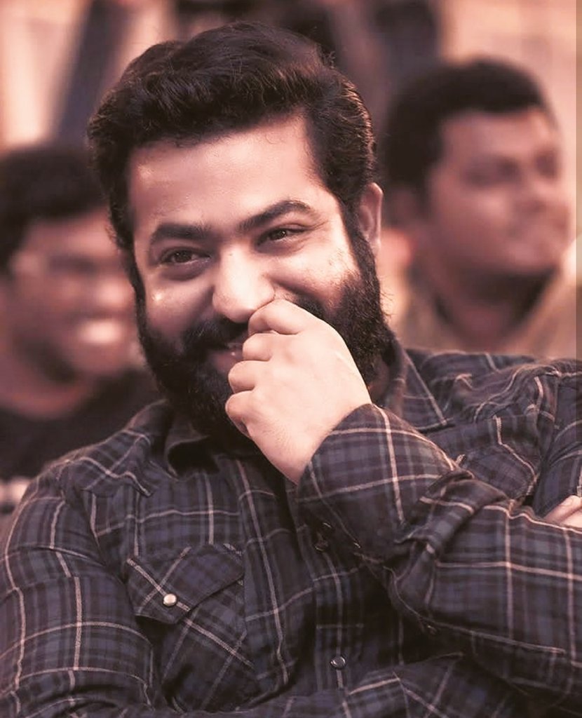KurnoolJr's tweet photo. All @tarak9999 Anna fans
Follow chesthe pakka follow chesta #HappyBirthdayNTR 
 @tarak9999
#NTRBirthdayTrendOnMay19Th
@tarak9999 @NTRArtsOfficial @NTR2NTRFans @worldNTRfans @worldNTRfans @KurnoolJr @JrNTRFanTrends @JrNTRDevotees @JrNTR99999 @JrNTRFansOffl @JrNTRFansOffl @FansClub https://t.co/kJfJSB3vvZ