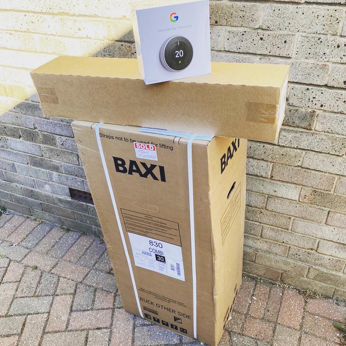SWHuntHS_Ltd's tweet photo. Our first BAXI 830 installed today for an emergency boiler change for a Billericay. A brilliant product that comes with a 10 year warranty. All new government covid-19 guidelines were followed and another happy customer!
#baxi #nest #magnaclean #combinationboiler #essexplumbers https://t.co/zim7u2Ex7t