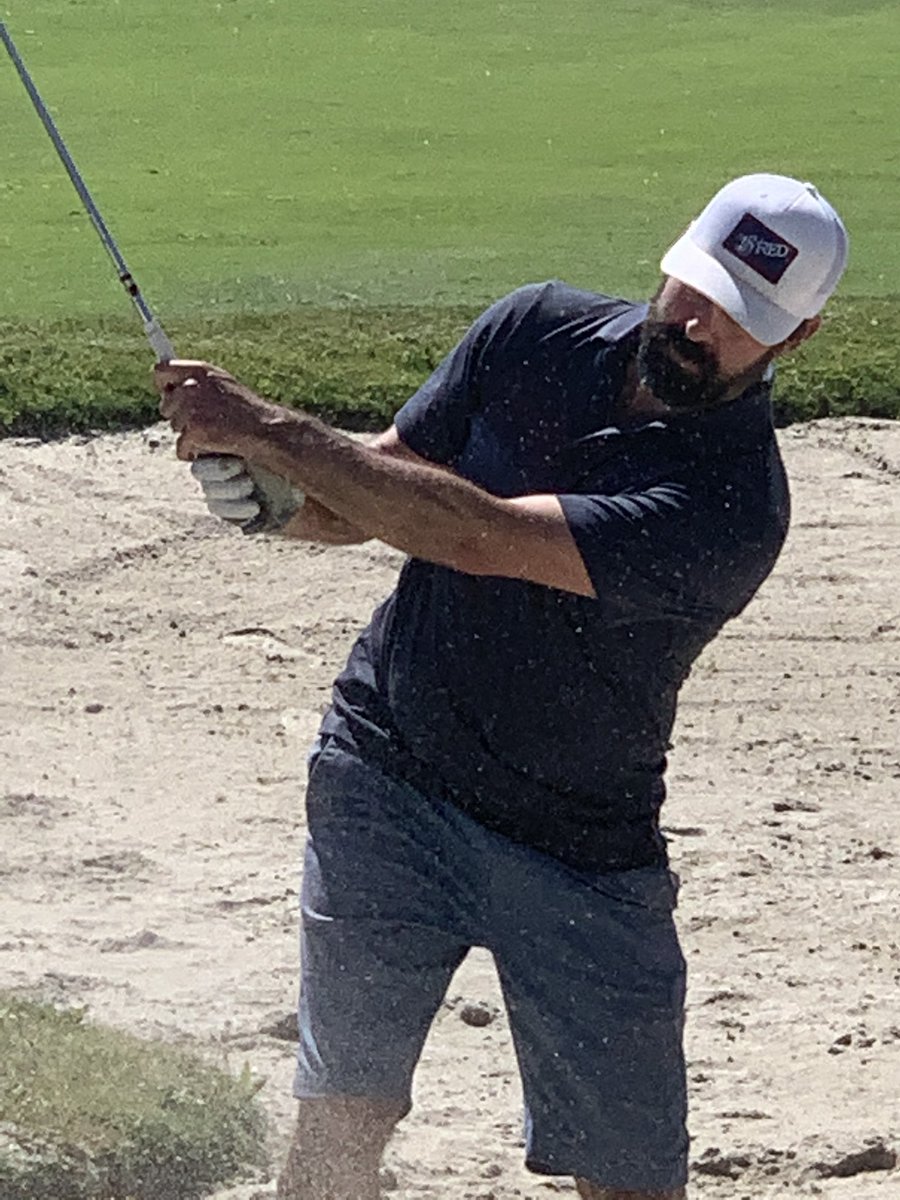 18RedBrand's tweet photo. Even #bunker shots are fun again #golf is back #18red #goallin https://t.co/pnl6uNkJ5k