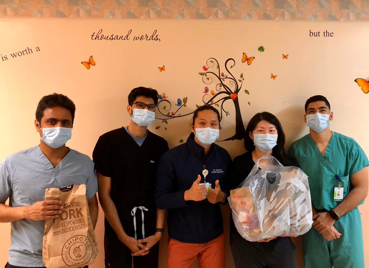 HospitalHeroApp's tweet photo. We are bringing meals 🌯🍲and smiles 😀to more #HospitalHeroes @StJohnsEpisHosp through @HospitalHeroApp; Connecting volunteers 🧚to #HealthcareWorkers. #NYPNU #NJNurses #NYCnurses #NUHW #nyccoronavirus #COVID19. https://t.co/mZUQKNxXHE