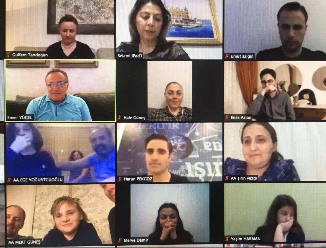 BUEK Başkanı Sn.<a href="/EnverYucel/">EnverYucel</a> Genel müdürümüz Sn.Özlem Dağ ve  Genel müdür yardımcılarımız Sn.Özge Aslan Sn.HaleGüneş’e velilerimize,öğretmenlerimize,öğrencilerimize bu güzel gecede bizlerle birlikte oldukları için teşekkür ederim.@EnverYucell @dagozlem <a href="/ozgeeasln/">Özge ASLAN</a> <a href="/ErkenCocuklukk/">Mehtap ŞENKAYA</a>