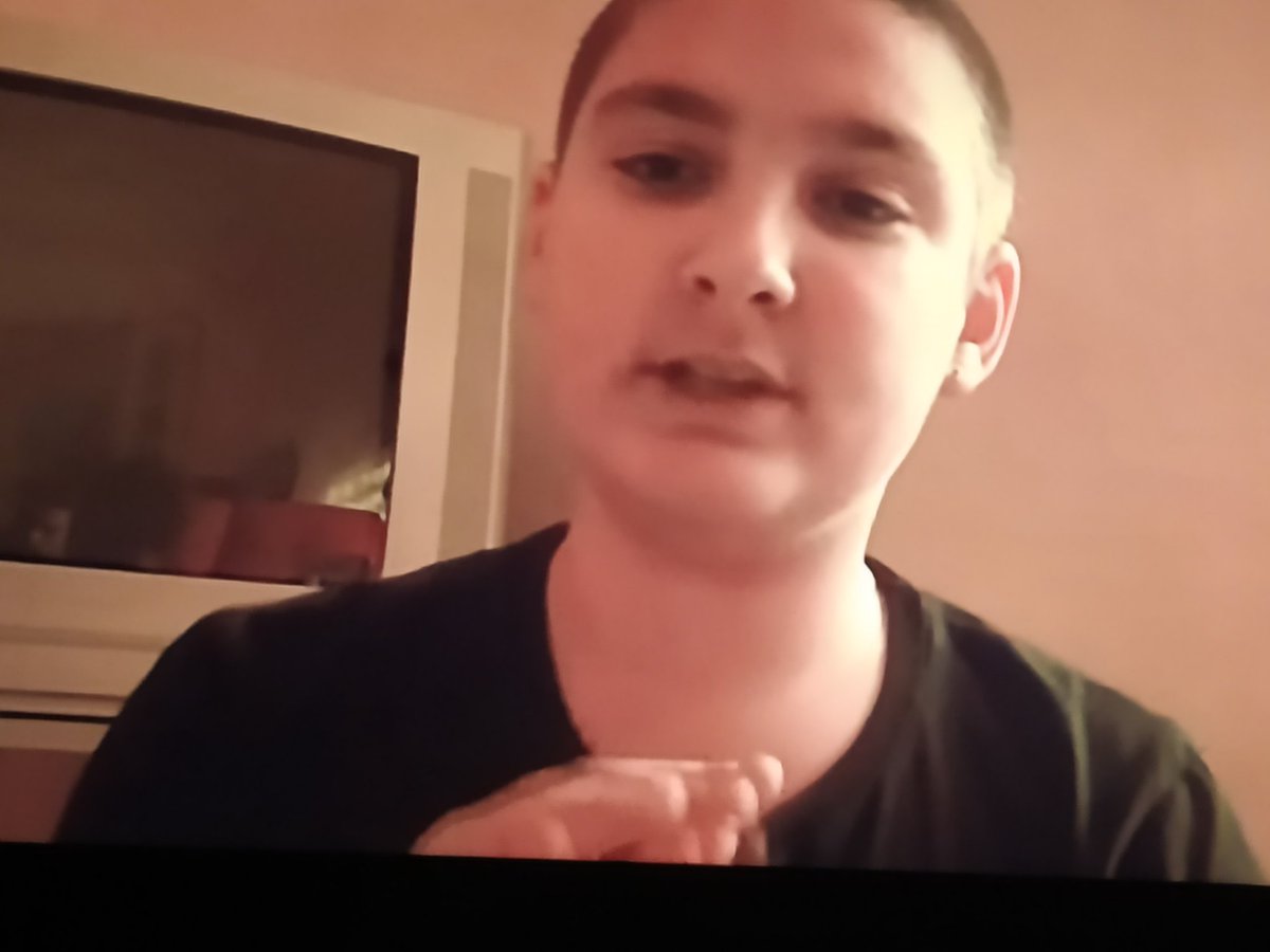 😭
