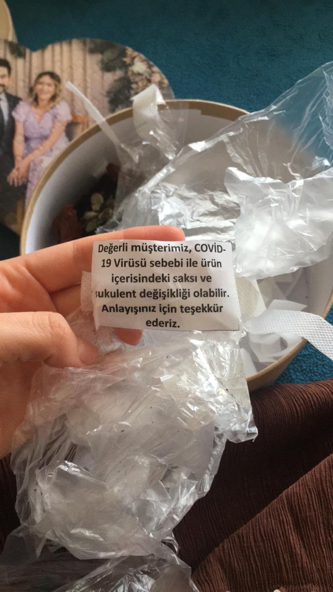 sametkilic's tweet photo. @ciceksepeti @ciceksepeti PİŞMANLIKSIN ! Mail attım cevap yok. Müşteri temsilcinizi aradım şikayet oluşturup tarafınıza arayıp ulaşamadık diye SMS yolladı. ÜRÜN KIRIK VE GEÇ GELDİ! Pişmanlıksın 🤬 https://t.co/QRQtvMjiB4