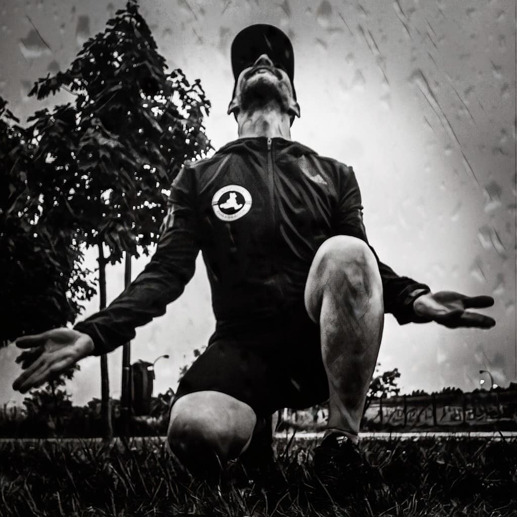 JaviHds42k's tweet image. "La vida no se trata de esperar a que pase la tormenta, se trata de aprender 
a bailar bajo la lluvia".

#MapomaTraining 
#MapomaRunners