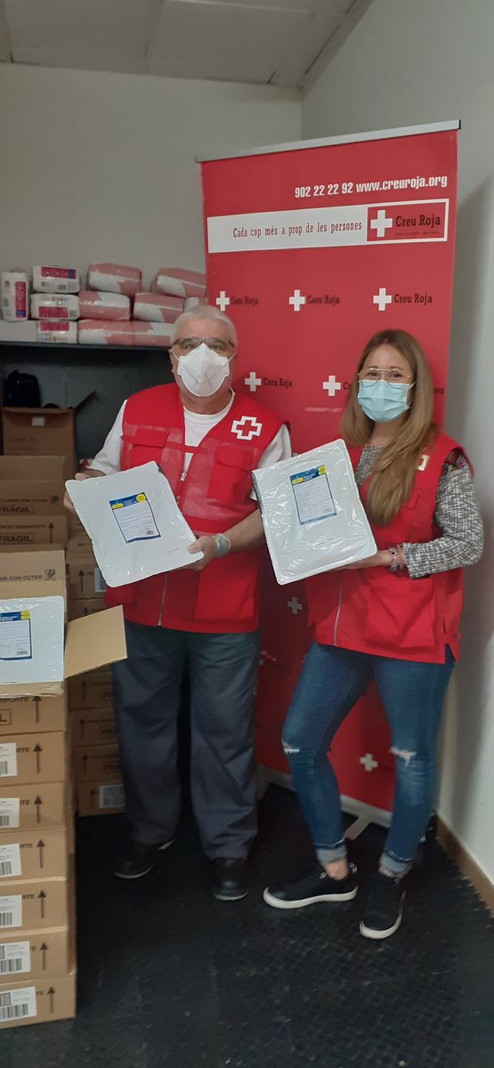 CRMollet's tweet photo. Bon dia! Avui comencem a entregar 77 caixes amb safates d'alimentació preparada que ens han donat les empreses @DistecoGrup de #Parets del Vallès i #Comergrup de #Mollet del Vallès. Moltes gràcies per la vostra col·laboració. #CreuRojaRespon https://t.co/98BFulCkSO