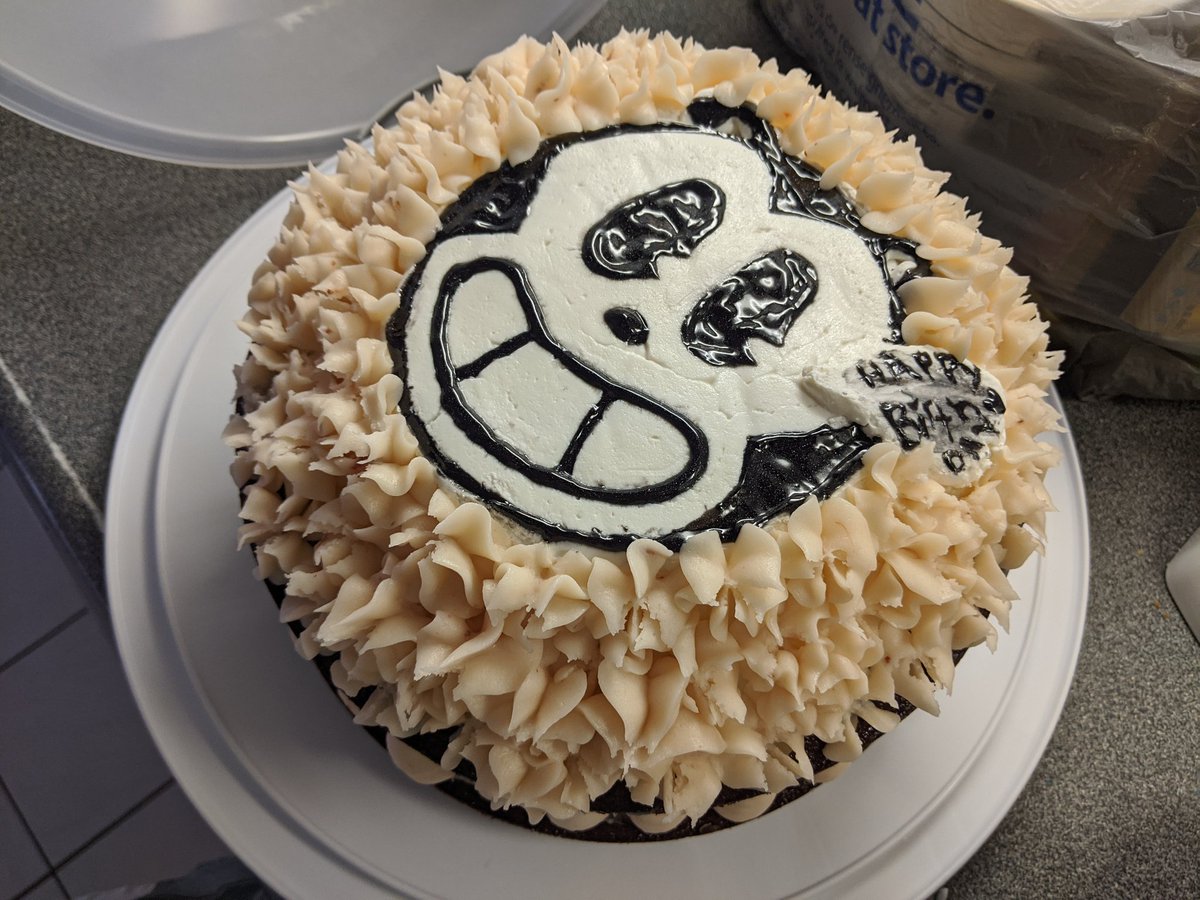 xNeonKnight's tweet photo. Happy birthday @InstantClassAni  ♥️  my dad and step mother dropped by and my step mom made this Beau cake for Donnie ♥️ isn't it amazing? He loves it 🥰 #birthday #cake #occake #oc #bee https://t.co/Ug44ftMGOx