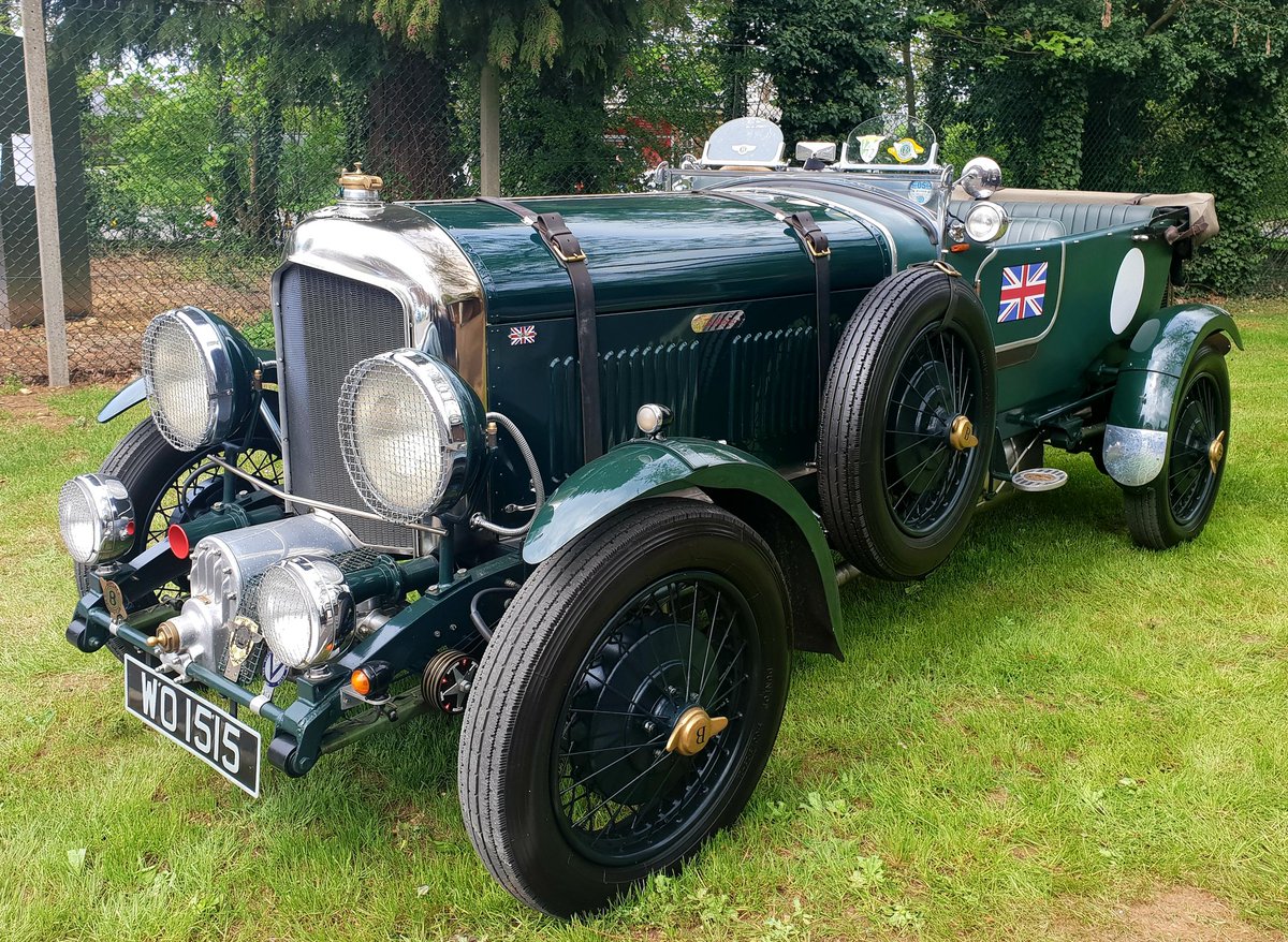 apj1954's tweet photo. Great memories of @BicesterH #SundayScramble last year with @formulaart can't wait for its return #TigerMoth #Vintagecars https://t.co/PTN1PSwFTv