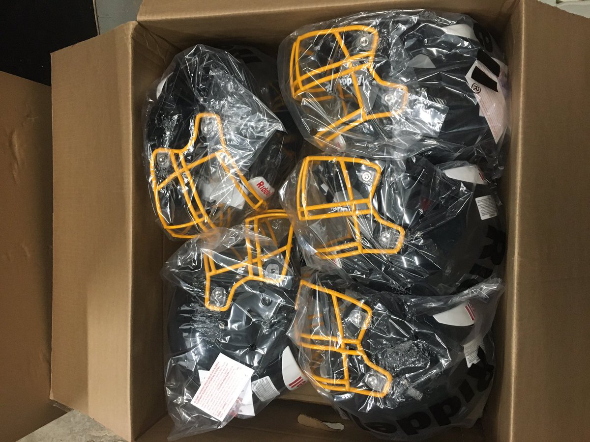 WeNotMeFootball's tweet photo. Nothing better then the Black &amp; Gold. New helmets arrived today. Thanks @RiddellSports for taking care of EHS football. #WENOTME. https://t.co/EgKArgnOdp