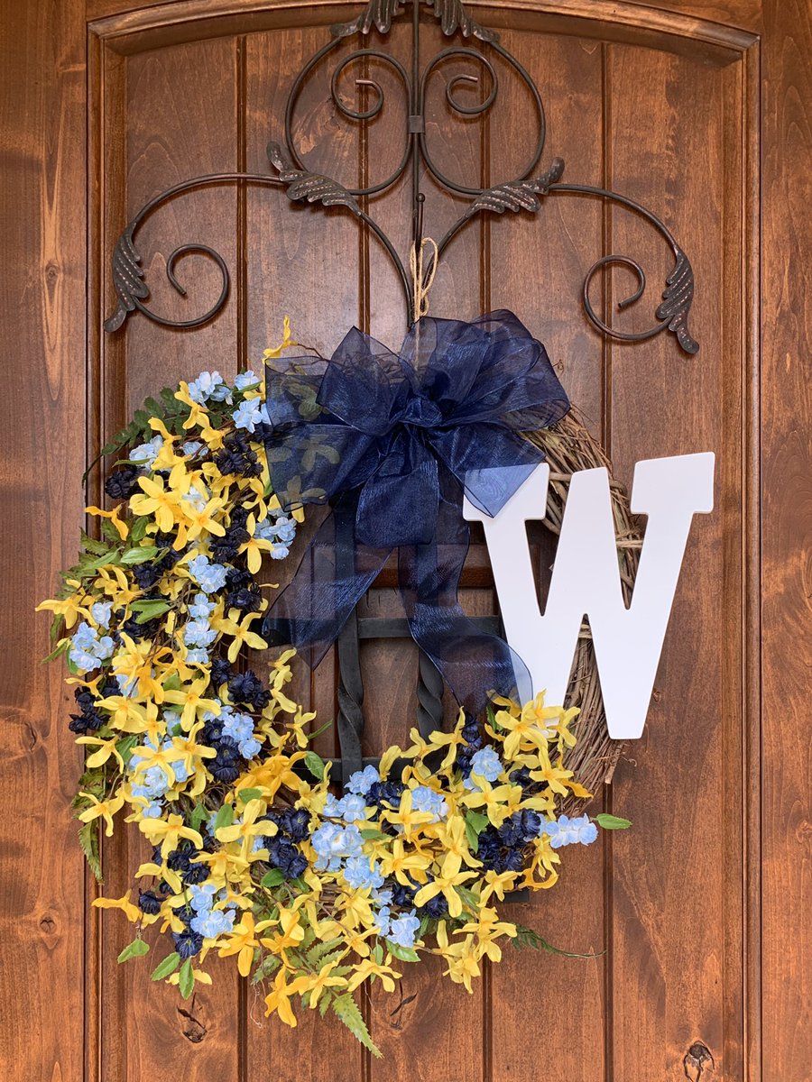 CoachWachel's tweet photo. A couple of our @KMSLadyCougars athletes have been using this time at home to learn a new craft. Check out the wreath they designed! I love it!! ❤️ #KMSCougarPride #proudcoach #usingtimewisely https://t.co/RmKnetQ4nT