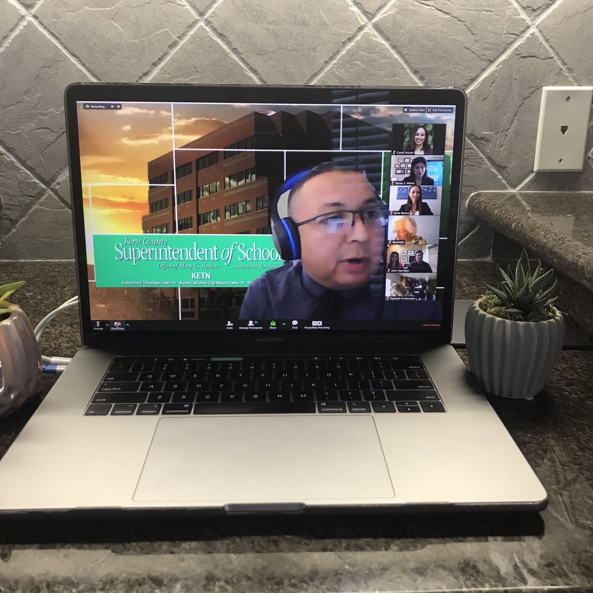 CandiHuizar's tweet photo. Shout-out to @ValleyOakBronco for coordinating a great virtual networking for schools leaders! In addition to our friends in Kern County, we had participants join from across the state and country! Thanks to all our guest speakers! #KCSOSproud #distanceleading https://t.co/QIIF0bPVKk