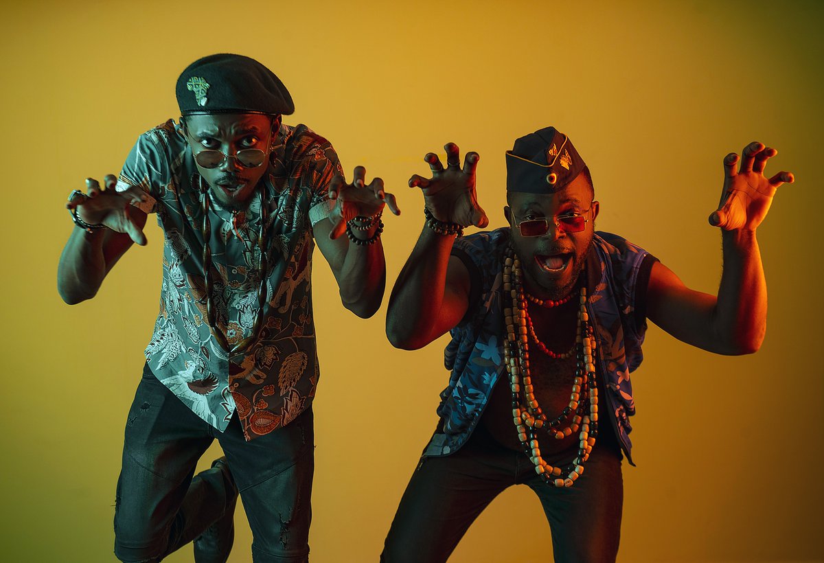 Hey la famille ! beaucoup du courage à ceux qui ont sorti les griffes contre le danger...De notre côté, nous avons profité de l'air frais du jardin pour les créativités, préparer un futur meilleur en album, spectacles et amour. En attendant, on vous souhaite la bonne santé !