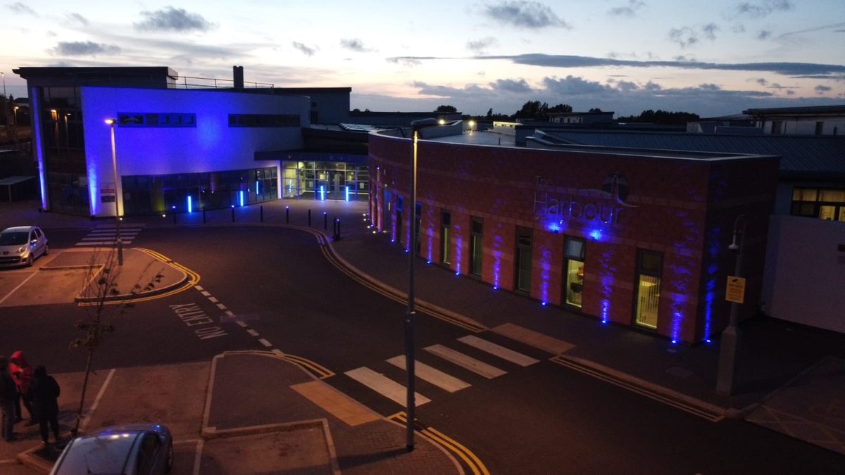 WeAreLSCFT's tweet photo. Tonight we are #LightingUpNursing 🔵💙

#InternationalNursesDay https://t.co/Sq52QSfka4