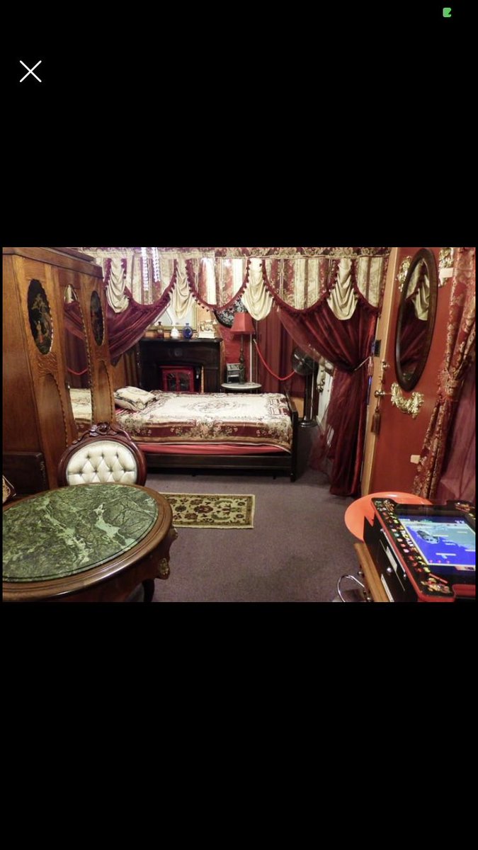 I am obsessed with this absolutely unhinged French Quarter apartment listing that just popped up on Tulane Classifieds